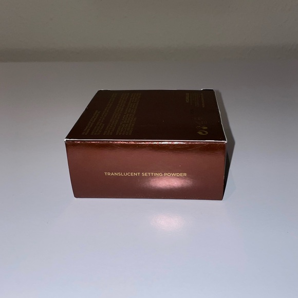 Hourglass Translucent Veil Setting Powder - Picture 6 of 6